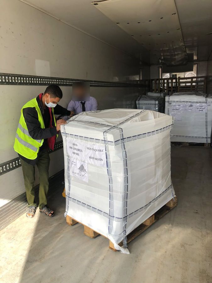 Checking a wrapped pallet in the trailer